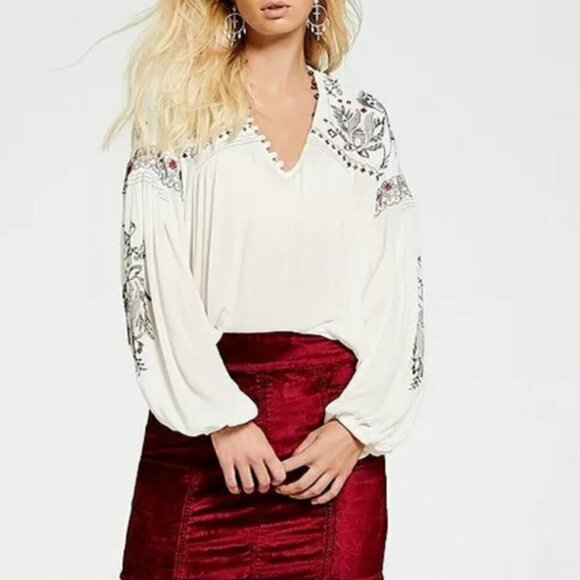 ICONIC BOHO WESTERN FREE PEOPLE EMBROIDERED STUDDED V NECK BLOUSE OFF WHITE SZ M - Picture 3 of 16